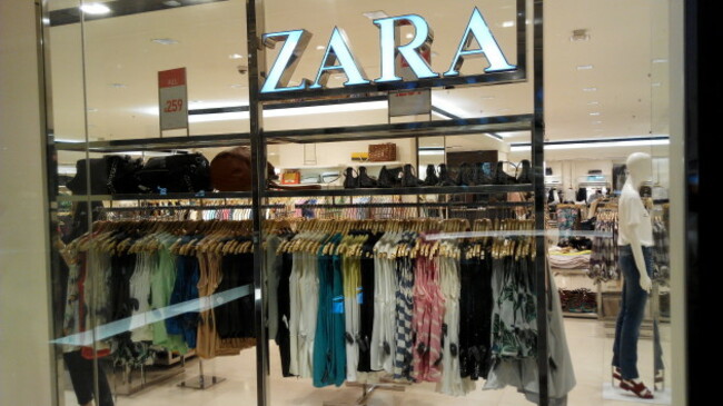 HK_CWB_Time_Square_mall_shop_ZARA_clothing_July-2014_RedMi