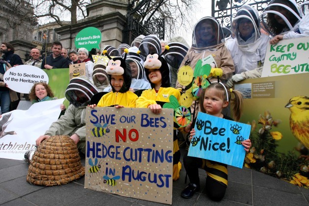NO FEE 4 Beekeepers Ireland protest