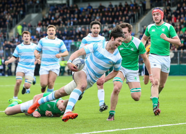 Mark Phelan scores a try