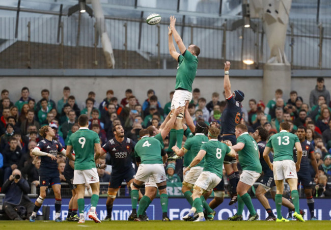 Devin Toner wins a line-out