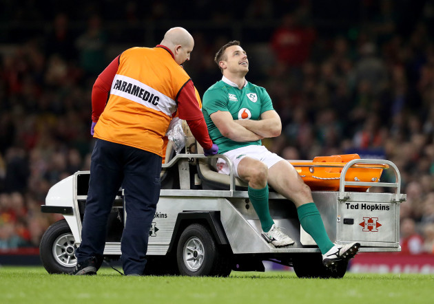 Tommy Bowe goes off injured