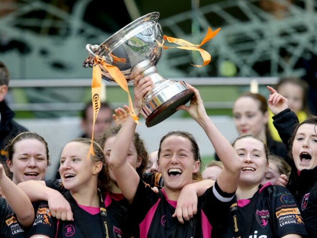Kylie Murphy lifts the FAI Continental Tyres Women&rsquo;s Cup