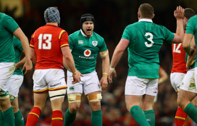 Sean O'Brien celebrates with Tadhg Furlong