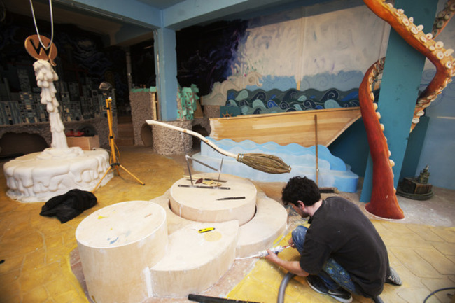 0812 Wax Museum Plus_90505466