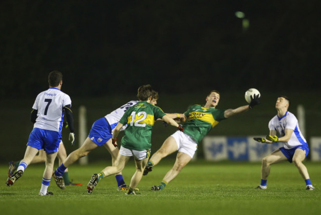 Barry O’Sullivan wins possession