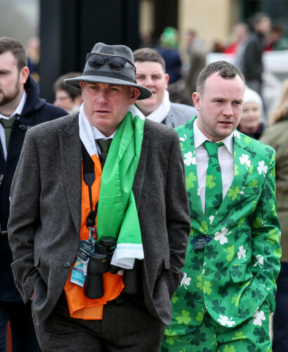 Racegoers arrive