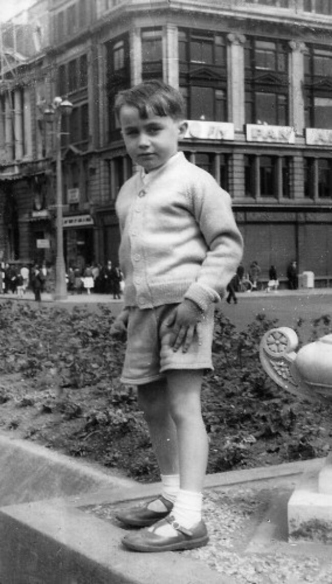 03-11 On the plinth-p1bbeao8s31mci1km7op7o1129