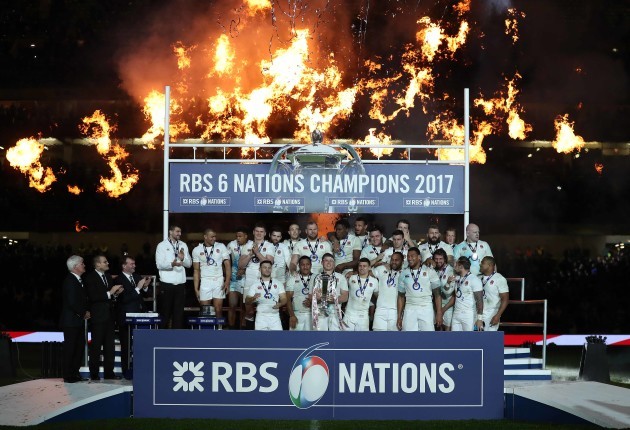 England’s team lift the RBS 6 Nations Trophy with Dylan Hartley