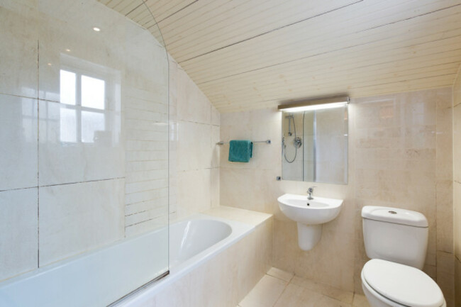 fd9e5cc02238bd224556400e169a4033