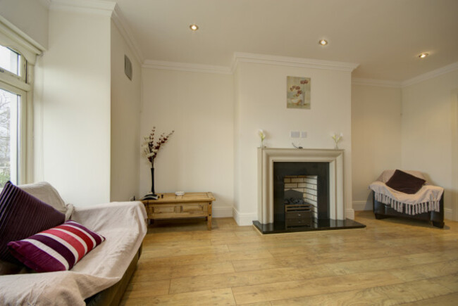 13761713210a18d84ada4c24a3d2a985