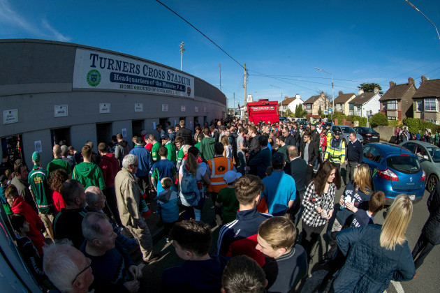 Fans make their way into Turners Cross