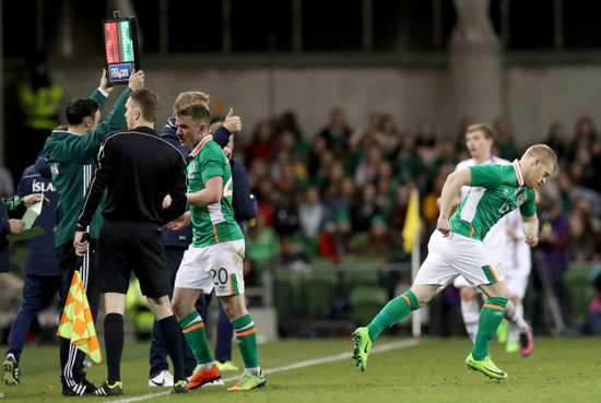 Daryl Horgan comes on for Jonny Hayes