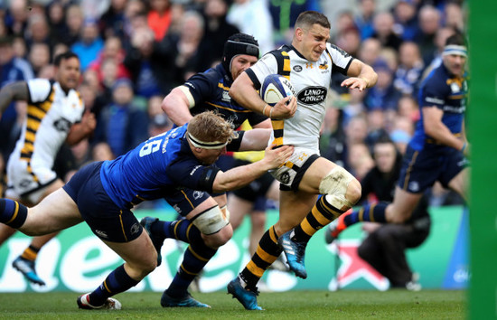 Jimmy Gopperth on his way to scoring their second try