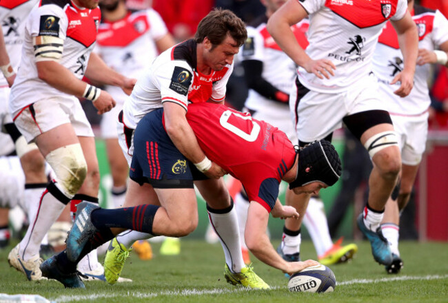 Tyler Bleyendaal scores a try that is later disallowed