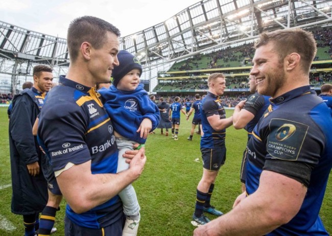 Jonathan Sexton celebrates with his son Luca and team mate Sean O'Brien