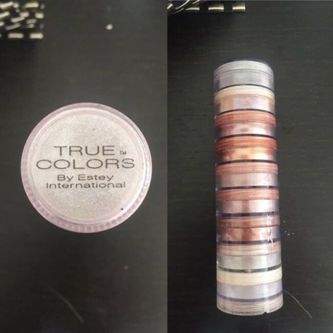 A little flash back for you makeup lovers. Remember this? Yep. That's mine which I still proudly own. Oh true colors. How you started many makeup obsessions and gave even more people epically horrible frosty white eyelids in the early 2000's ❤ . . . . . #truecolors #2000smakeup #makeup