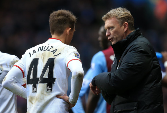 Soccer - Barclays Premier League - Aston Villa v Manchester United - Villa Park