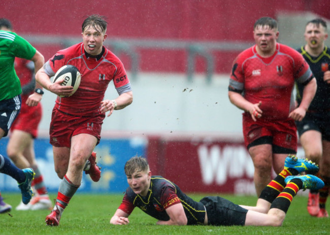 Luke Fitzgerald makes a break