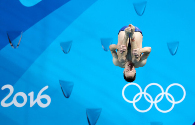 Oliver Dingley warming up ahead of the Men's 3m Springboard final