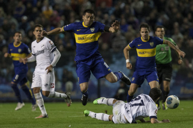 Soccer - Argentina Football League - Boca Juniors v Quilmes - Alberto J. Armando Stadium