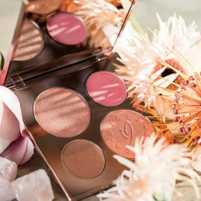 Our new Limited Edition BECCA X Chrissy Teigen Glow Face Palette is your ultimate summer glow all in one place! Featuring @chrissyteigen's favorite highlighter our iconic Shimmering Skin Perfector Pressed in Rose Gold, plus three new shades created in collaboration with Chrissy - Shimmering Skin Perfector Pressed Highlighter in Beach Nectar, Sunlit Bronzer in Malibu Soleil and Luminous Blush in Hibiscus Bloom! Priced at US$46 the #LimitedEdition #BECCAxCHRISSY Glow Face Palette will be available soon for our #BECCABeauties all around the world! ✨