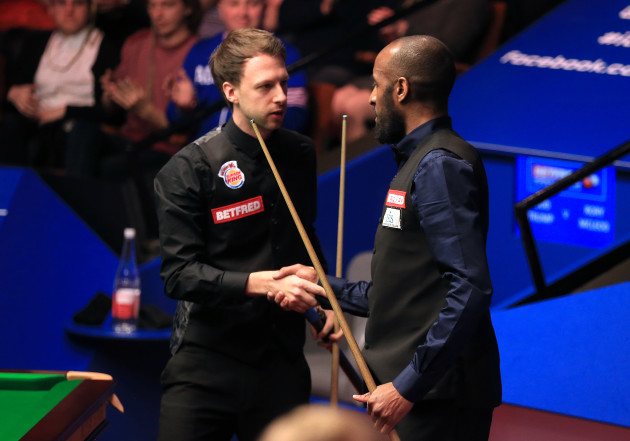 skilsmisse Wade Overvåge Trump hits spectacular shot at The Crucible but crashes out of first round  to 1,000/1 outsider