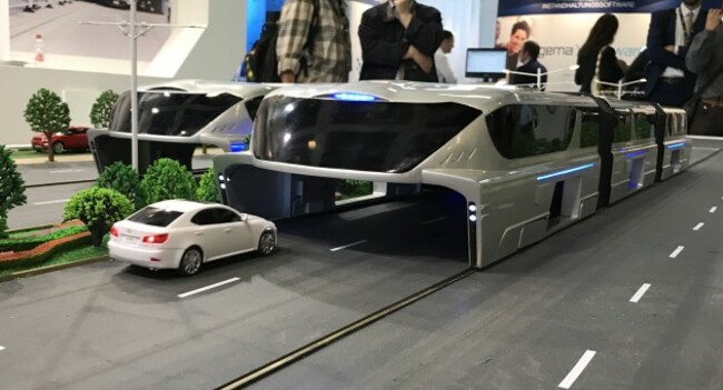 Transit_Elevated_Bus_-_Modell_innoTrans_2016