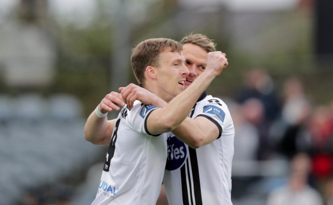 Dundalk goalscorer David McMillan is congratulated by Dane Massey