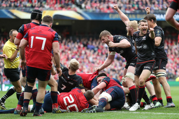 Saracens celebrate as Mako Vunipola scores a try