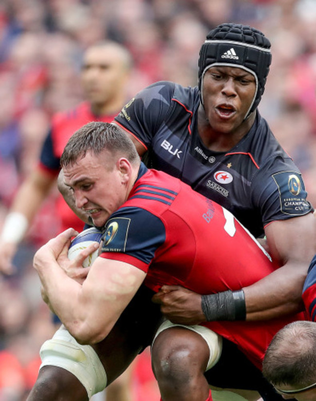 Tommy O&rsquo;Donnell tackled by Maro Itoje