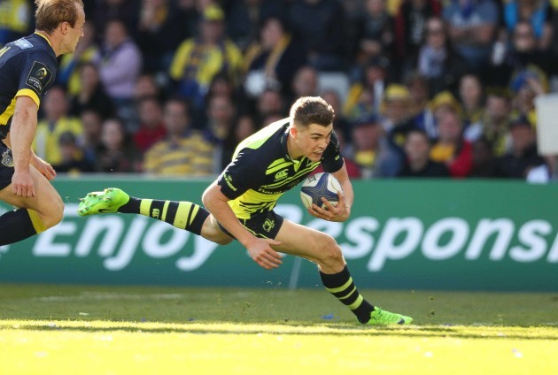 Garry Ringrose scores his sides first try