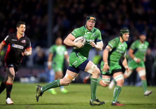 Eoin McKeon runs in for a try