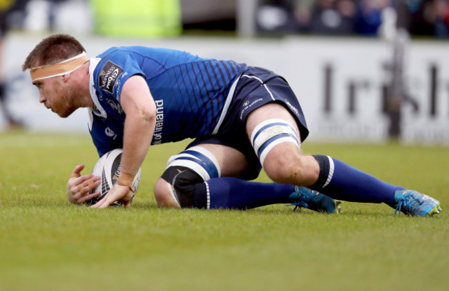 Dominic Ryan scores a try