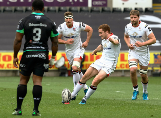 Paddy Jackson kicks a penalty