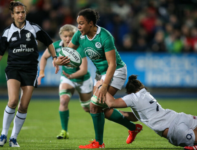 Marlie Packer tackles Sophie Spence
