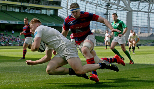 Robert Jermyn scores his side's first try
