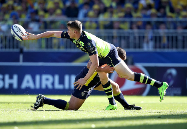 Garry Ringrose offloads in the tackle