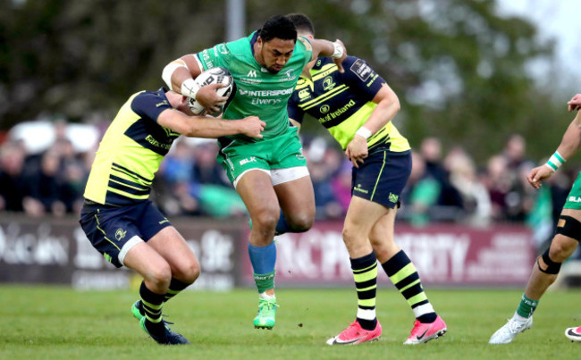 Bundee Aki with Ross Byrne and Noel Reid