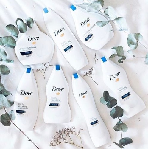 We love blogger @la.mouette's image of our Dove Body Washes and her positive message about embracing your own individuality. ⠀ ⠀ Dove always sends out positive messages, and their latest campaign is a real success. These bottles of their classic body washes aren't in stores but are made to represent the different body shapes and sizes that make us unique, reminding us not to feel down about legs deemed too long, stomachs deemed too round, ears deemed too large or chests deemed too small. ⠀ ⠀ Because in the end, we are all different and our bodies are unique. So there's no point trying to look like the beauty standards out there, because our bodies are amazing, move us forward and enable us to achieve our goals⠀ ⠀ #Dove #RealBeauty #BodyPositive #frenchblogger