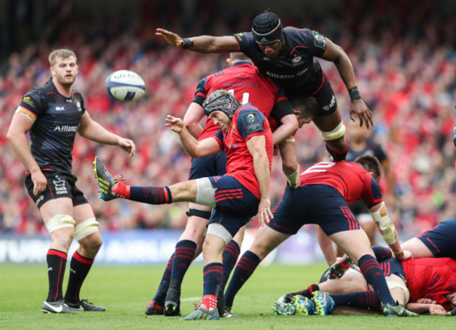 Duncan Williams clears the ball under pressure from Maro Itoje
