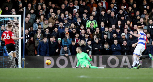 Queens Park Rangers v Fulham - Sky Bet Championship - Loftus Road