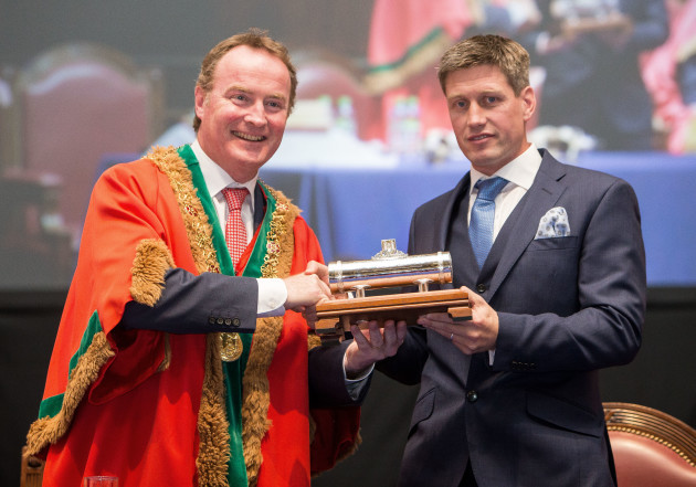 Ronan O'Gara with Lord Mayor of Cork Des Cahill