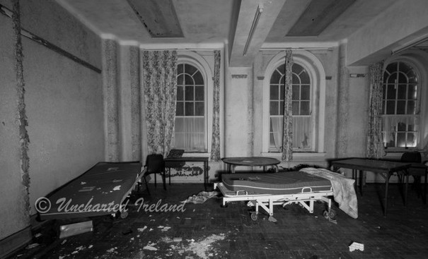 It Felt Very Oppressive Eerie Photos Show Abandoned Asylum