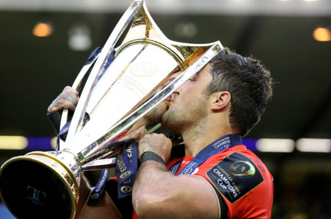 Brad Barritt celebrates with the trophy