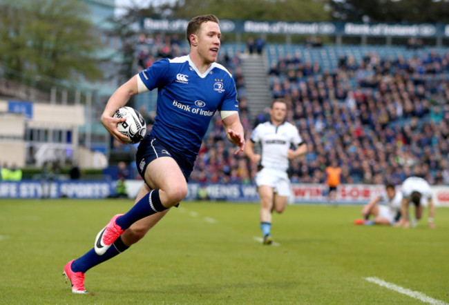 Rory O’Loughlin scores a try