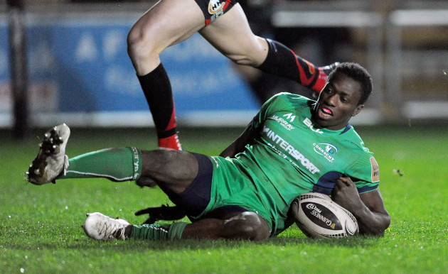 Niyi Adeolokun scores his side's first try