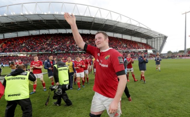 Donnacha Ryan waves goodbye to the crowd at Thomond Park