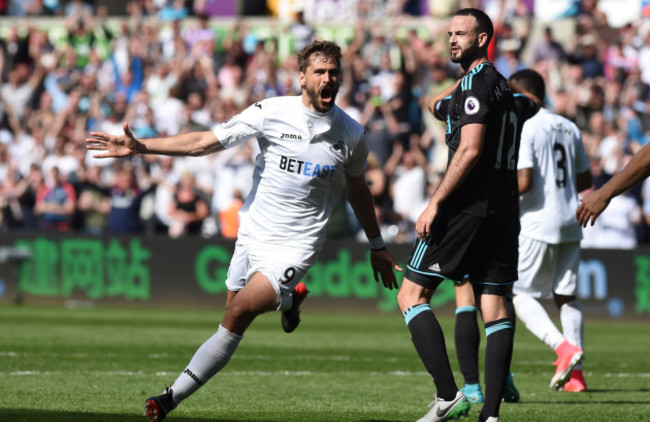 Swansea City v West Bromwich Albion - Premier League - Liberty Stadium