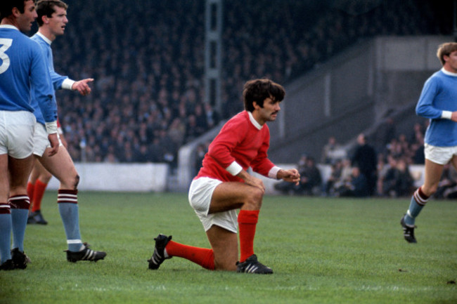 Soccer - Football League Division One - Manchester City v Manchester United - Maine Road