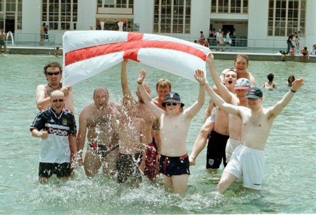 SOCCER England/Fans 2